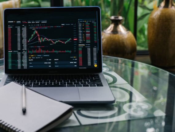 How to Trade Triangle Patterns in Forex Like a Pro